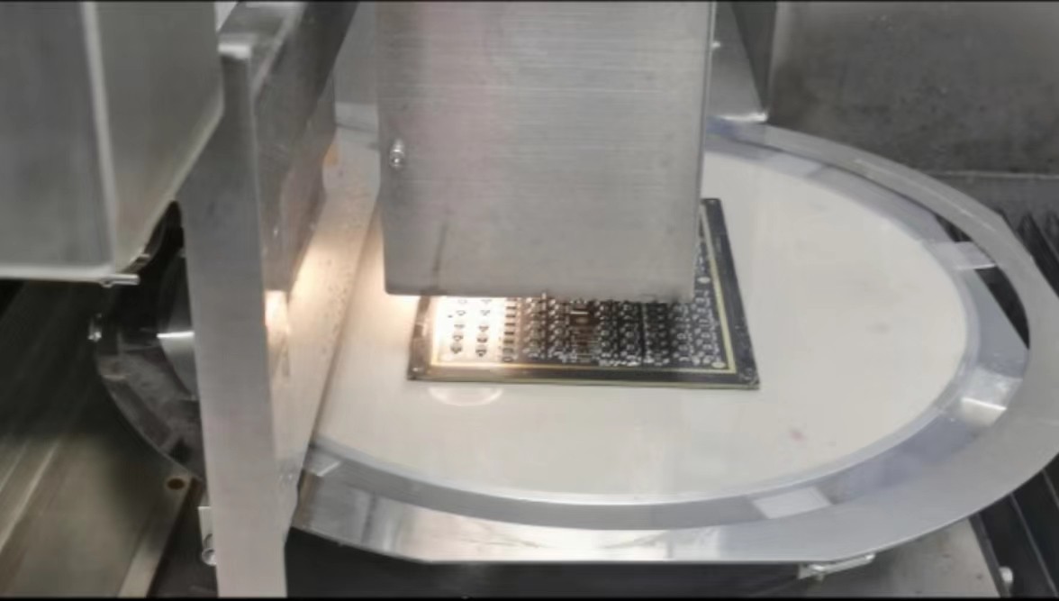 博捷芯BJX6366全自動精密劃片機應(yīng)用于Mini/Micro LED模組切割