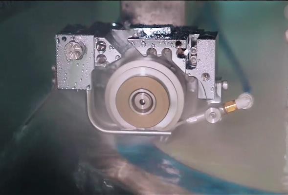 精密劃片機(jī):半導(dǎo)體材料在芯片生產(chǎn)制造過程中的關(guān)鍵性作用